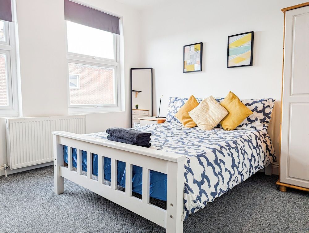 Central Southsea Guest House 1