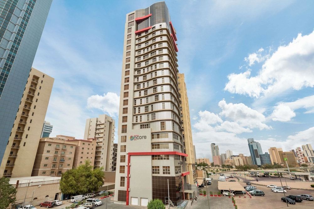 Ramada Encore by Wyndham Kuwait Downtown 1