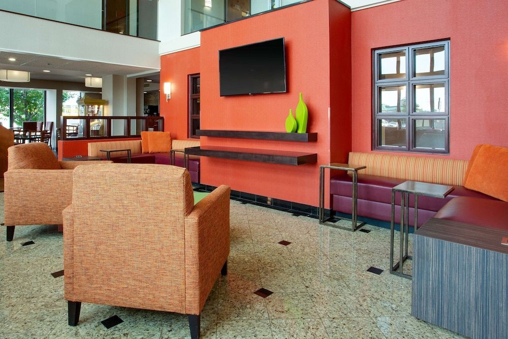Drury Inn & Suites Terre Haute 2