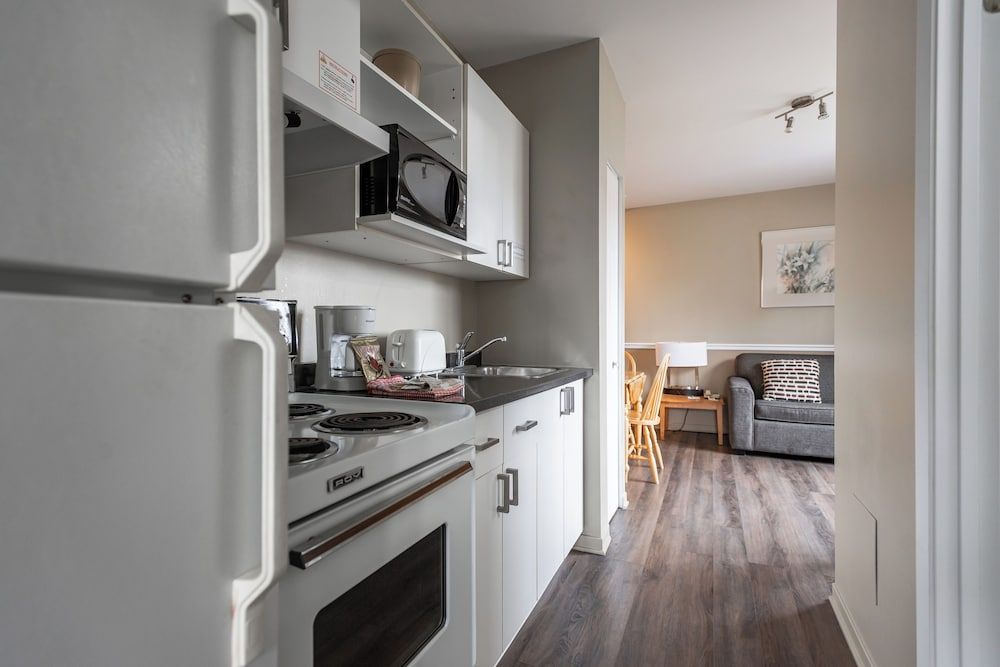 Hotel le Roberval 1