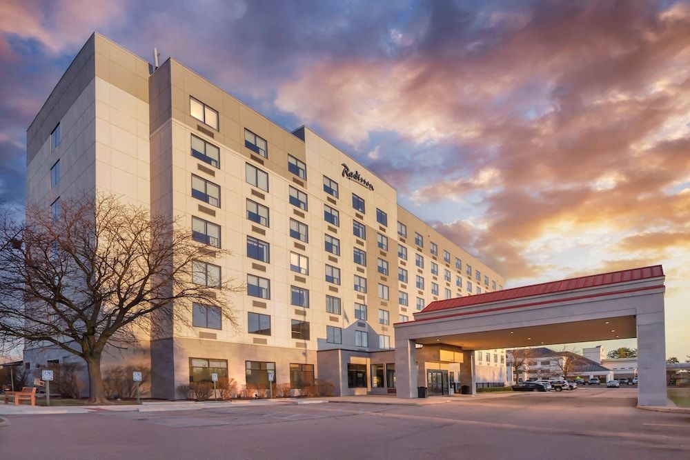 Radisson Hotel Detroit Metro Airport 1
