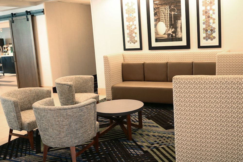 Holiday Inn Express & Suites COLUMBIA-I-26 @ HARBISON BLVD by IHG 1