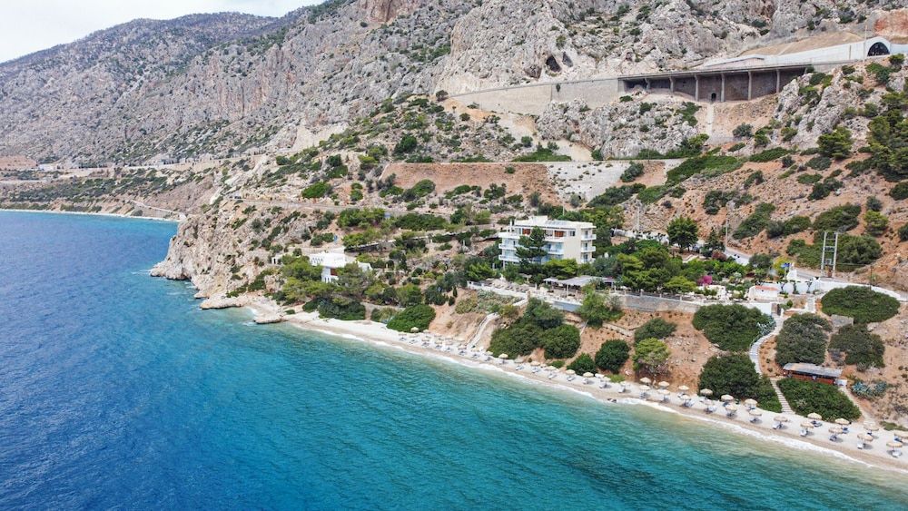 Cokkinis Hotel 1
