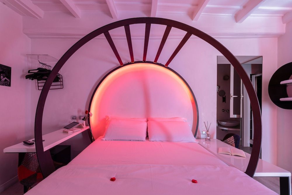 iRooms - Spanish Steps 1