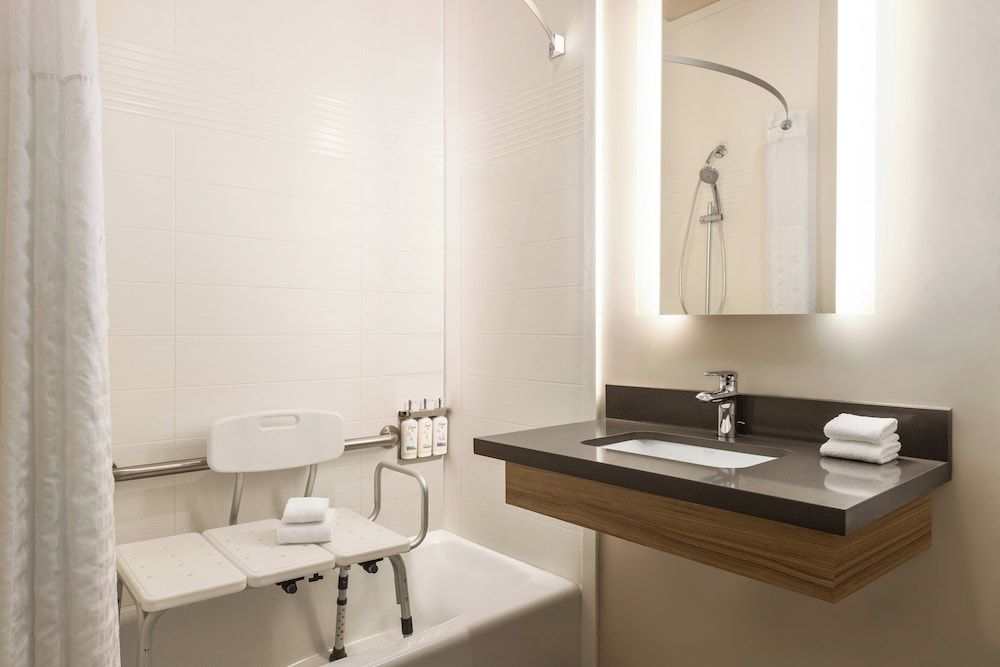 Candlewood Suites Frederick by IHG 2