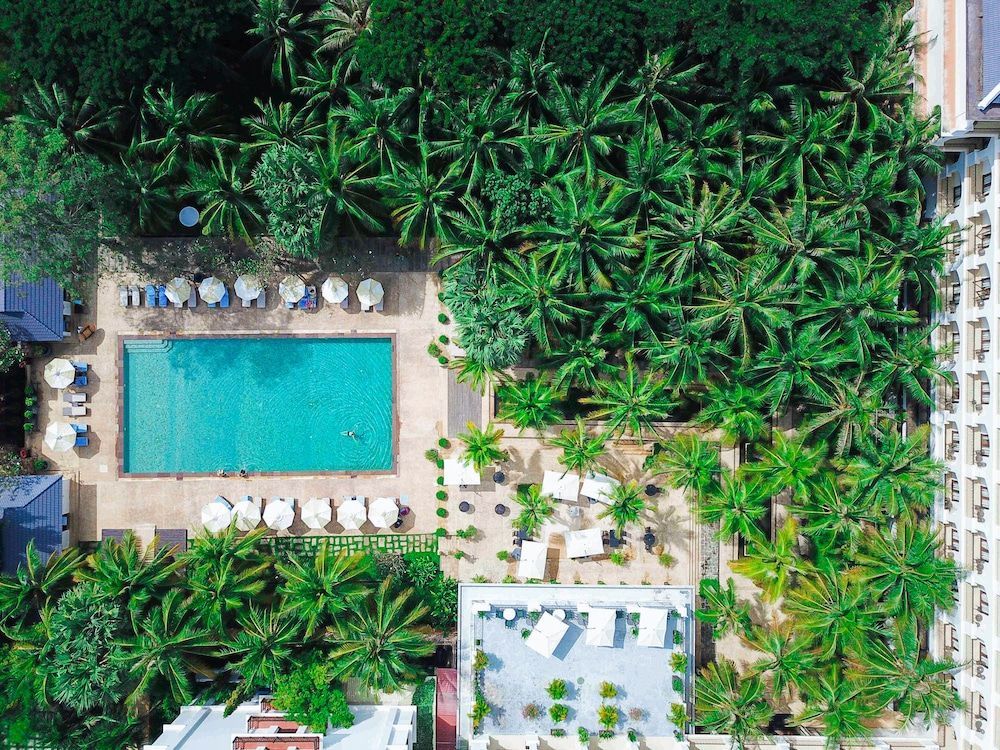 Lotus Blanc Hotel 1