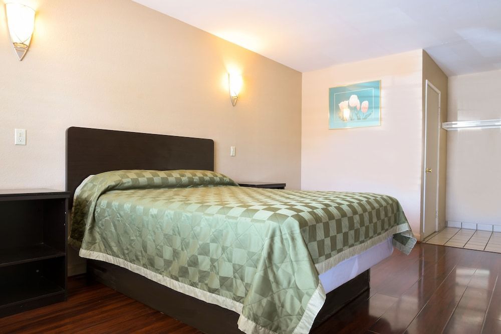 Covina Motel 1