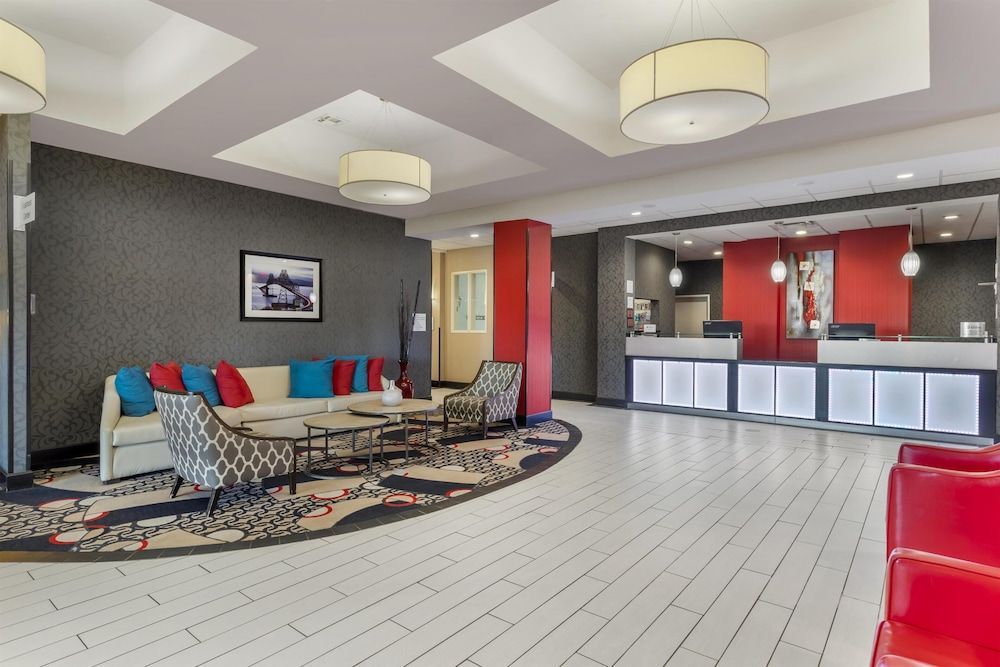 Best Western Plus Laredo Inn & Suites 2