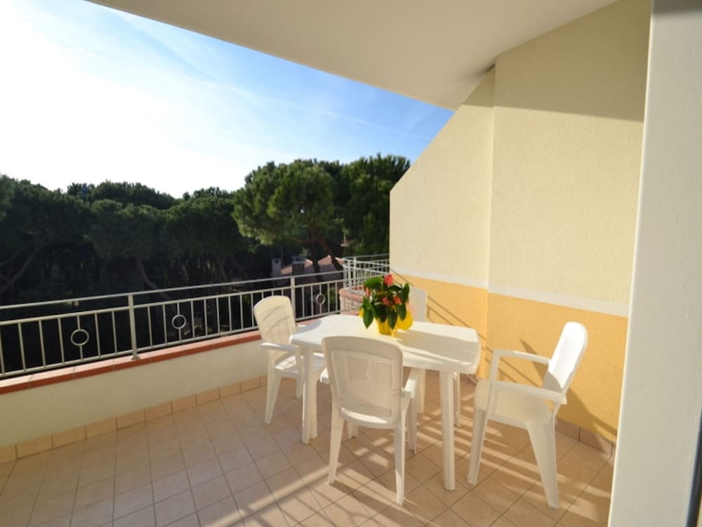 Comfortable beachfront apartment 1