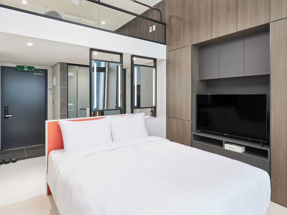 NEWCZ CENTUM HOTEL 1