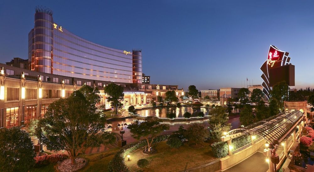 Royal International Hotel 1