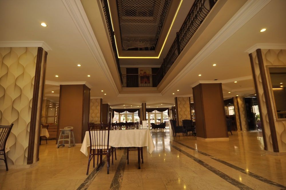 Club Dorado 2