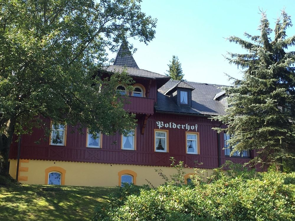 Ferienanlage Zum Silberstollen 2 Häuser am Berg Polderhof und Weißeritzhütte 1