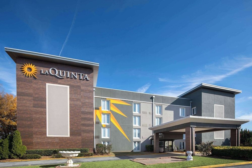 La Quinta by Wyndham Atlanta Airport South 1