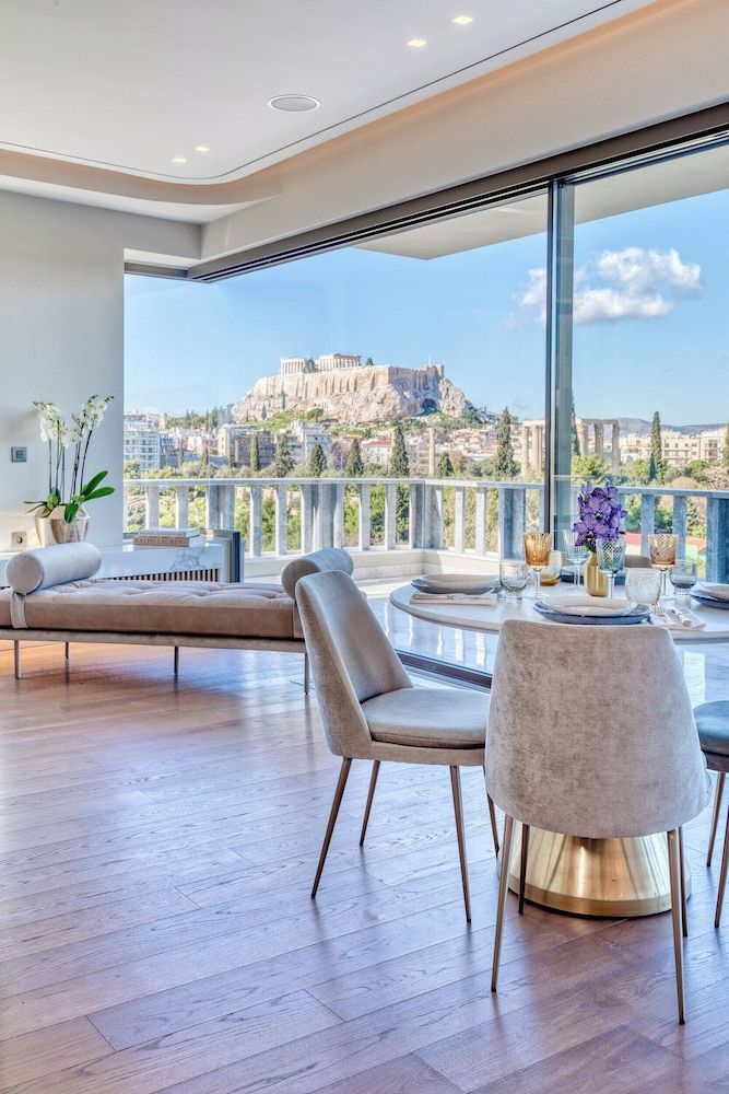 The One Acropolis 1