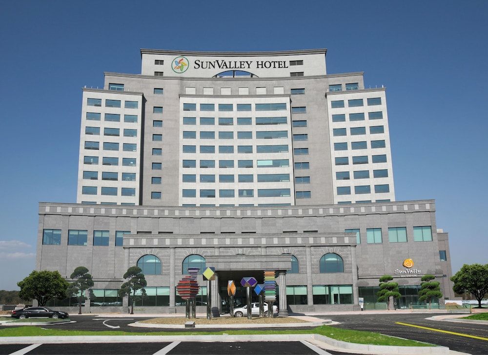 Sun Valley Hotel 1