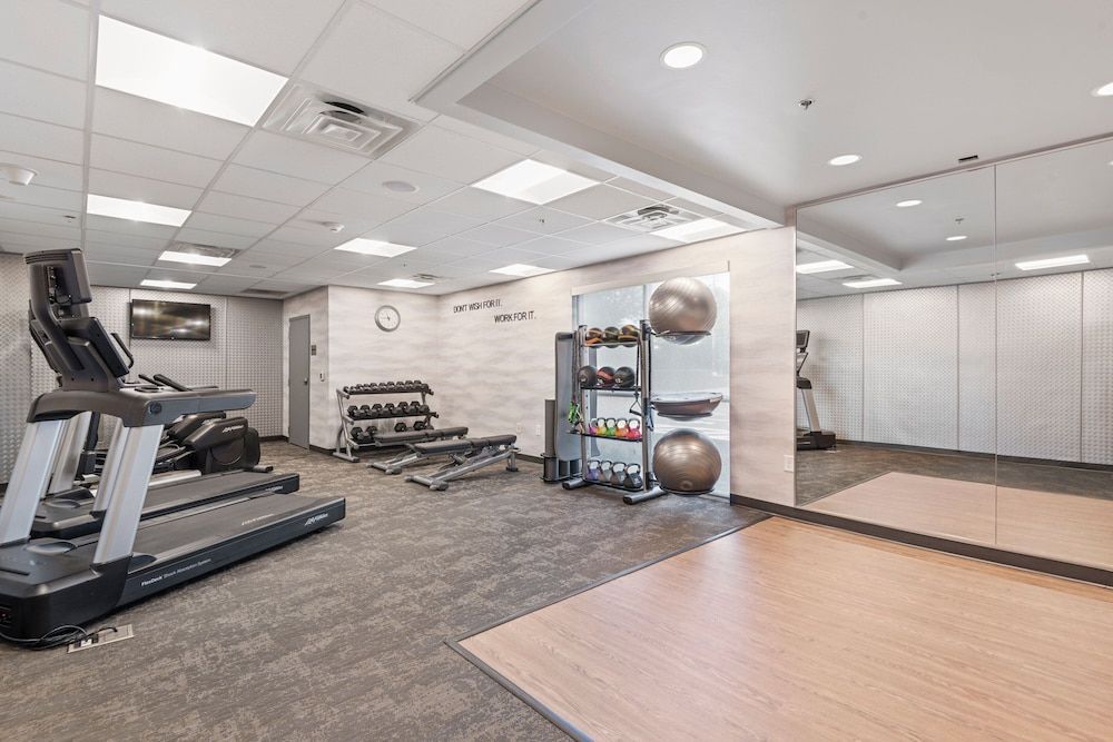 Fairfield Inn & Suites by Marriott Hickory 1