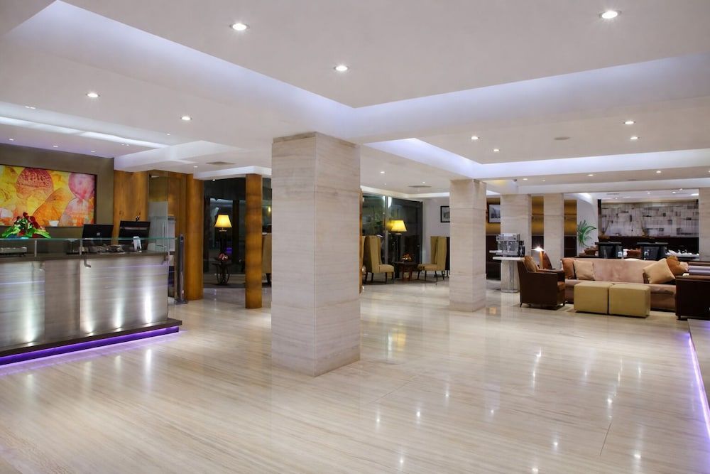 Hiltop Hotel 1