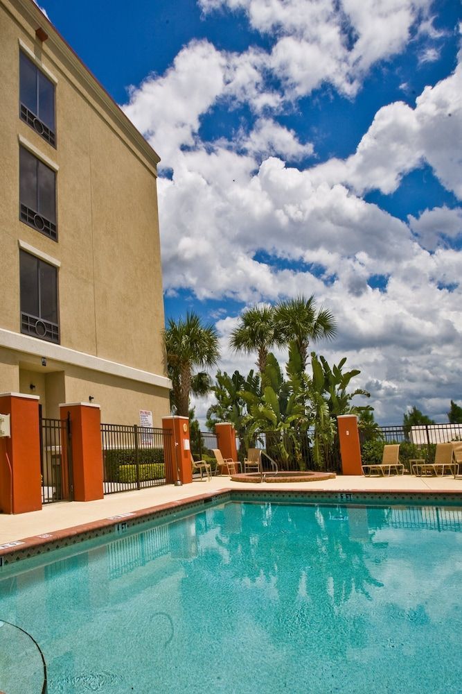 Holiday Inn Express & Suites LAKE PLACID by IHG 1
