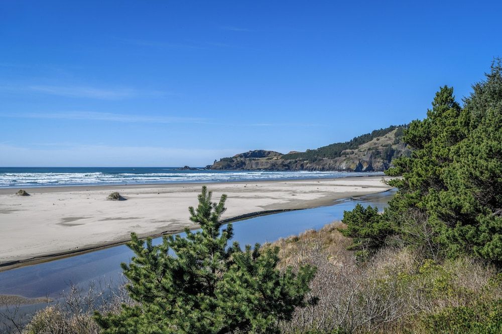 Little Creek Cove Beach Resort 2