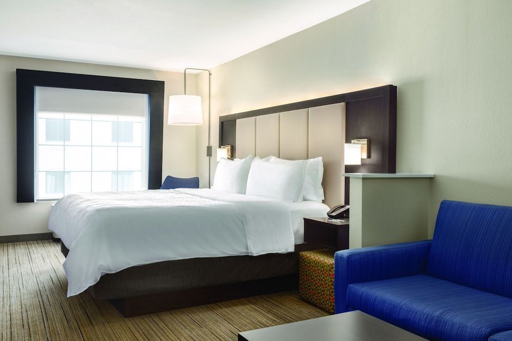 Holiday Inn Express & Suites LAWTON-FORT SILL by IHG 2