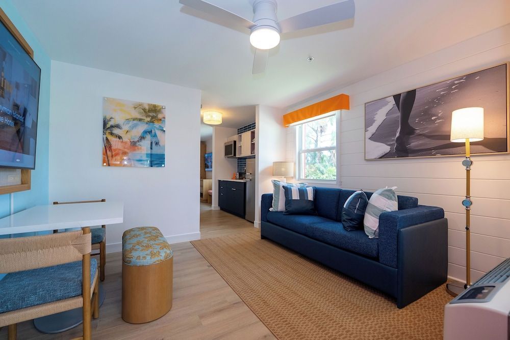 The Sunshine Hotel and Suites 1