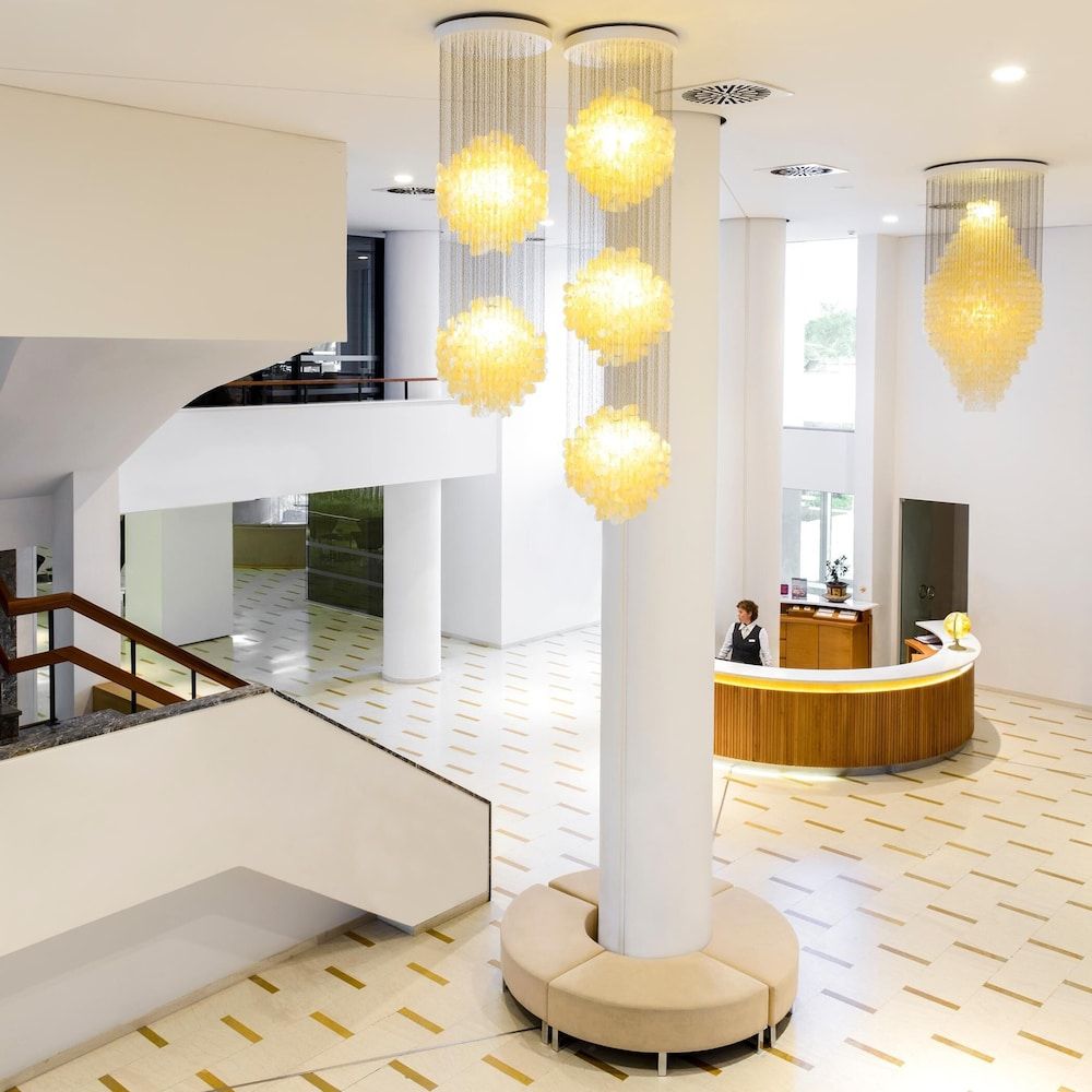 Lucy Hotel 1