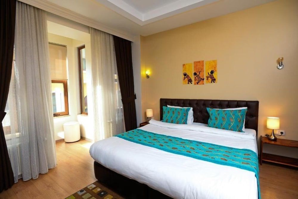 Retropera Hotel 1