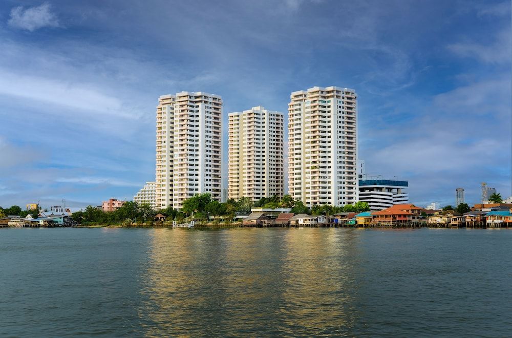 Riverine Place Hotel and Residence 1