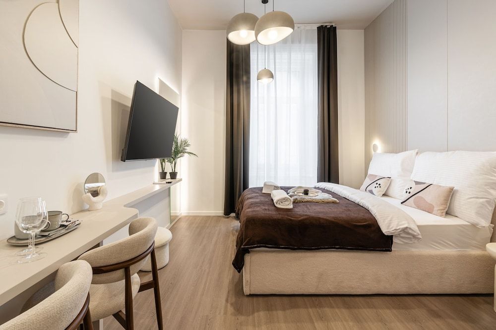 Oasis Luxe Boutique Suites by BQA 1