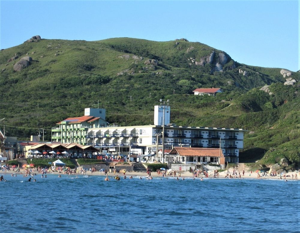 Cris Hotel 1