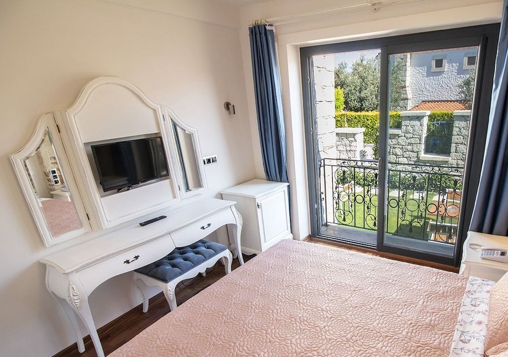 Amour Alacati Butik Otel 2