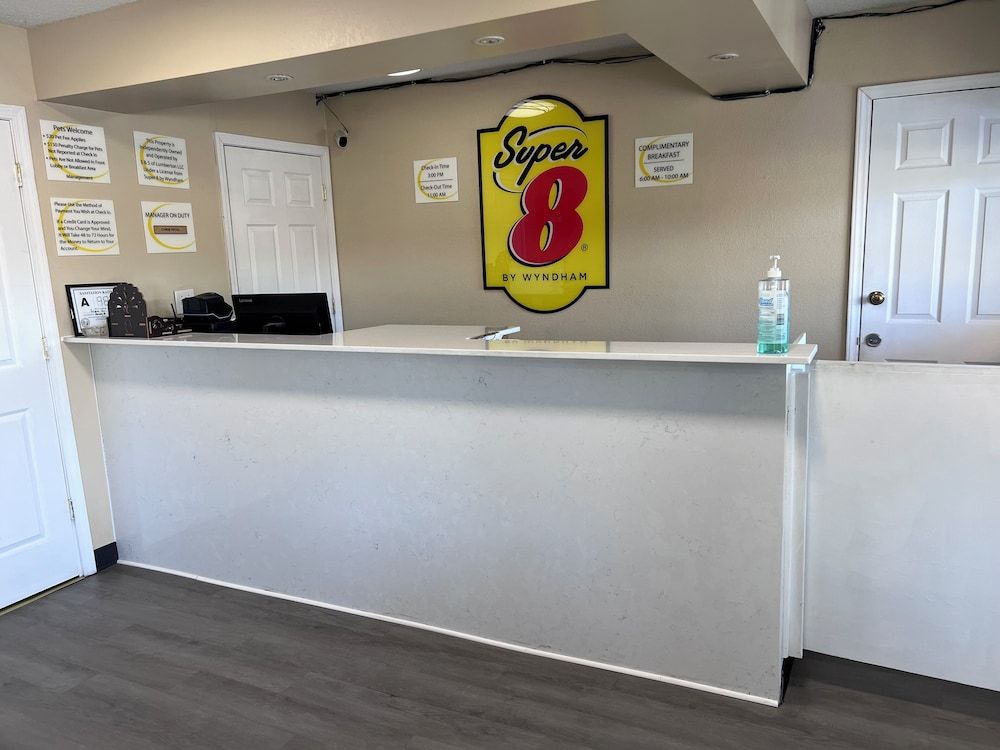 Super 8 by Wyndham Lumberton NC 2