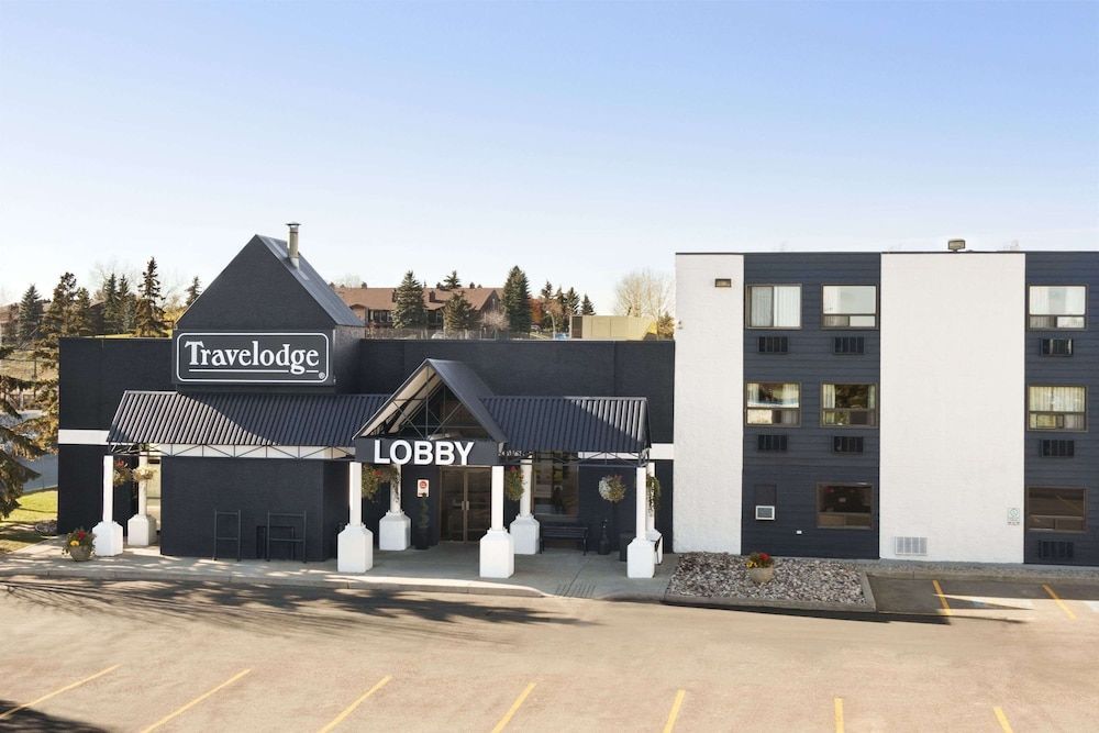 Travelodge by Wyndham Edmonton South 1