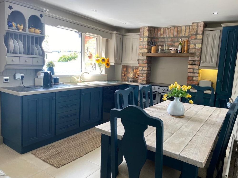 Remarkable 3-bed House in Belfast 1