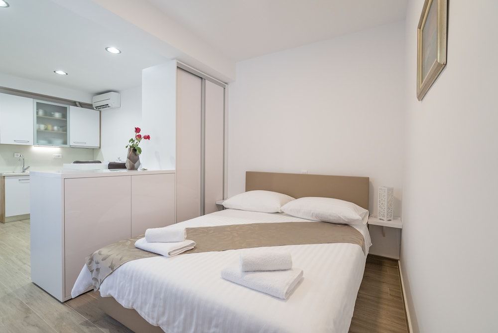 Drop In Split Luxury Suites 2