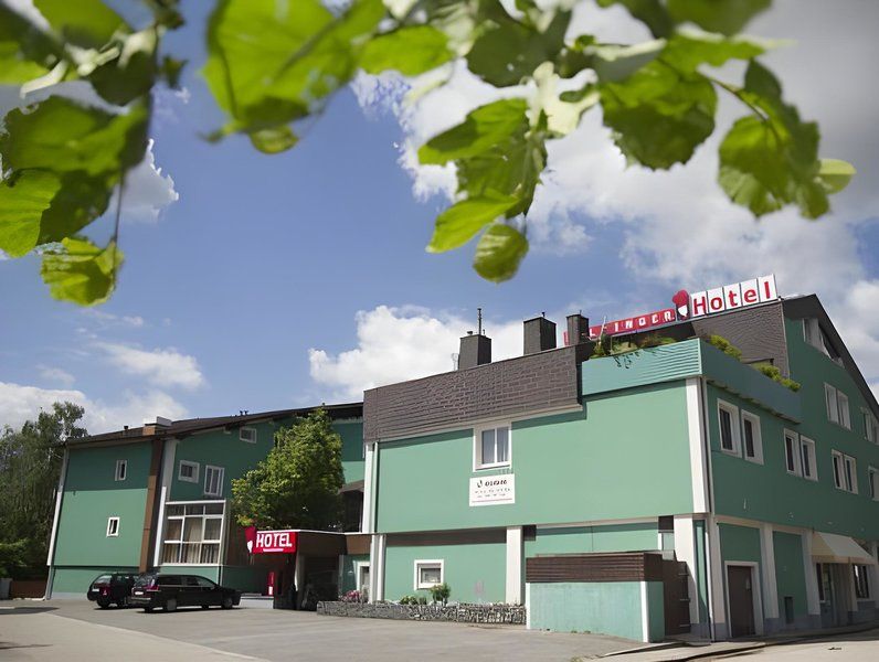 Gastwirtschaft & Hotel Holzinger 1