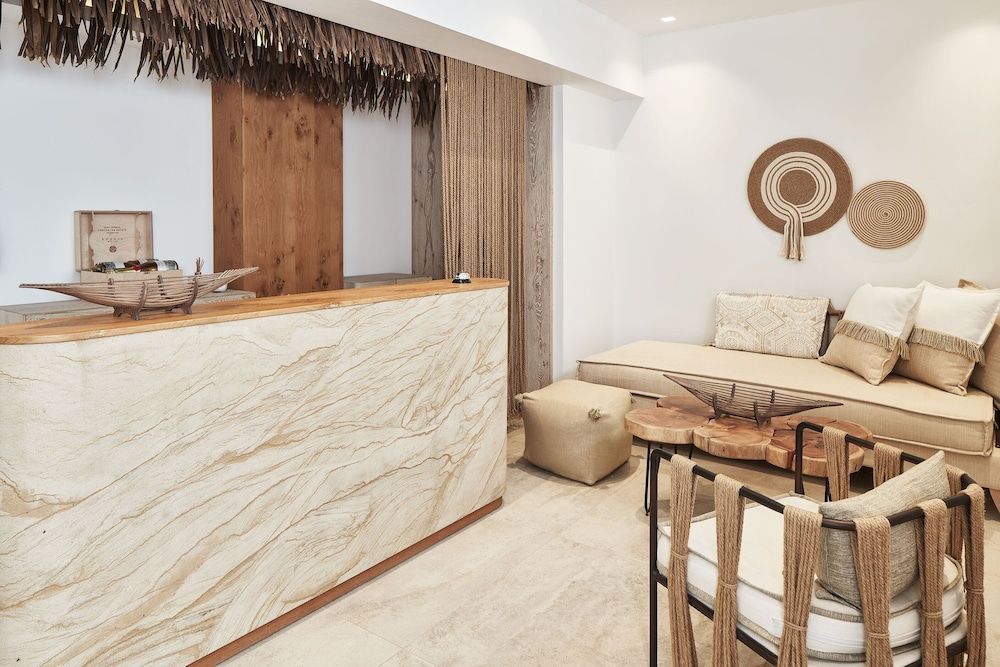 Volcano Luxury Suites Milos - Adults Only 2