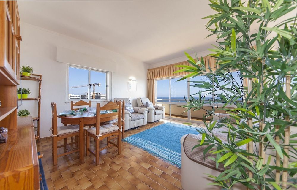B43 - Spotless Seaview Apartment 1