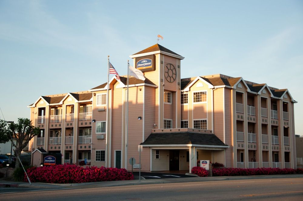 Howard Johnson by Wyndham Salinas 1