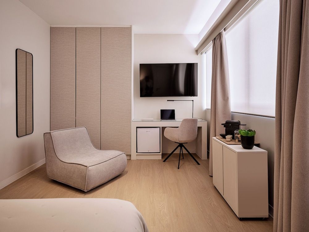 Momo Suites, Acropolis by Aura Homes 2