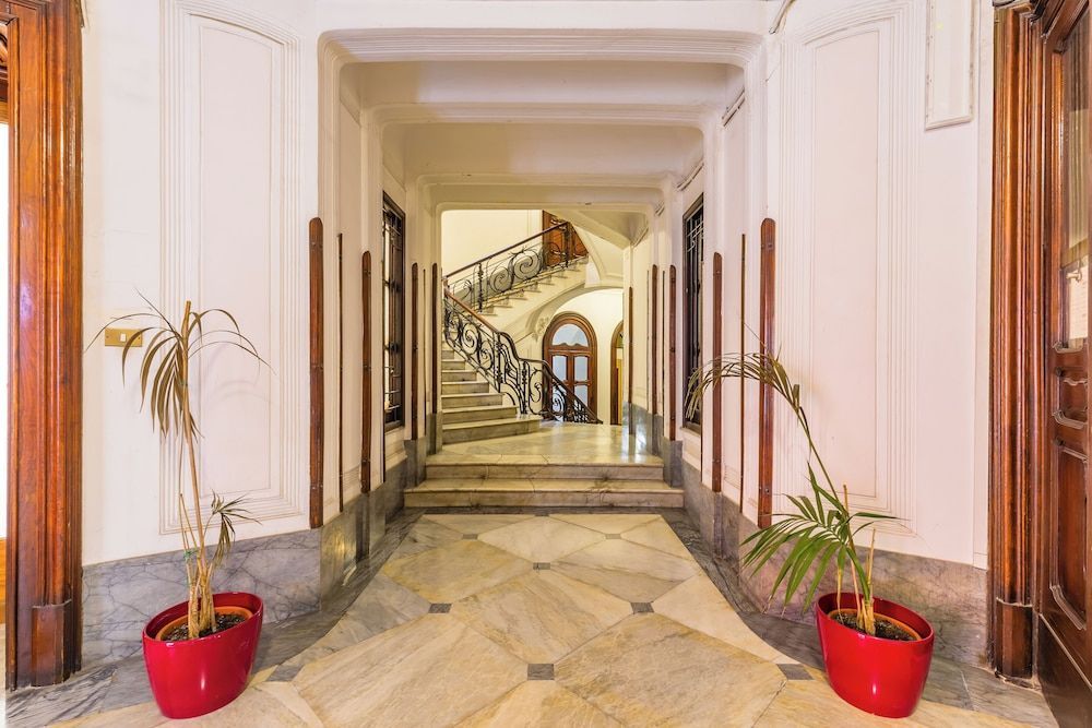 Piazza Amedeo Flat by Wonderful Italy 1