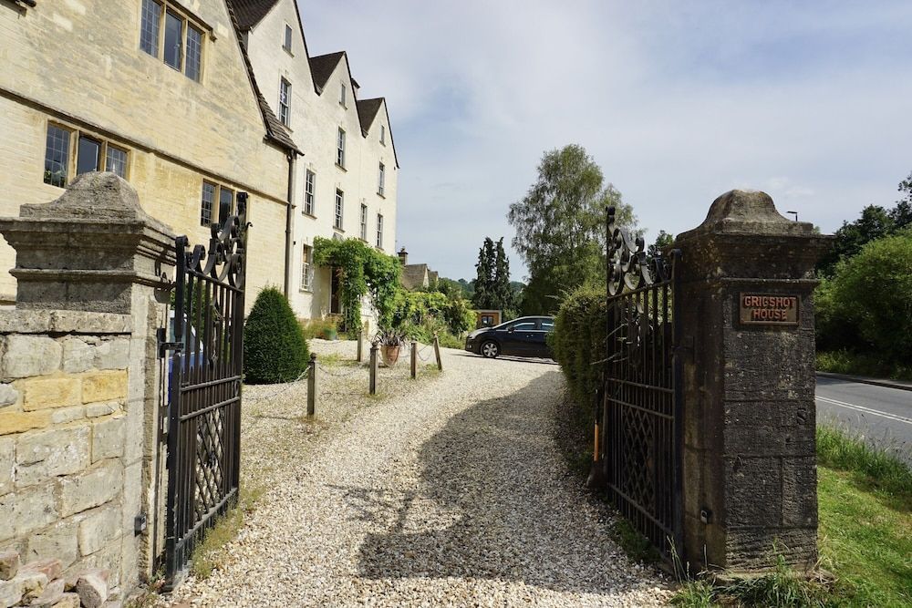 The Coach House and The Stable 1