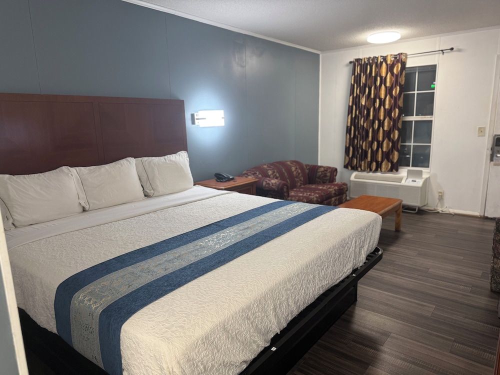 Smith Motel 2