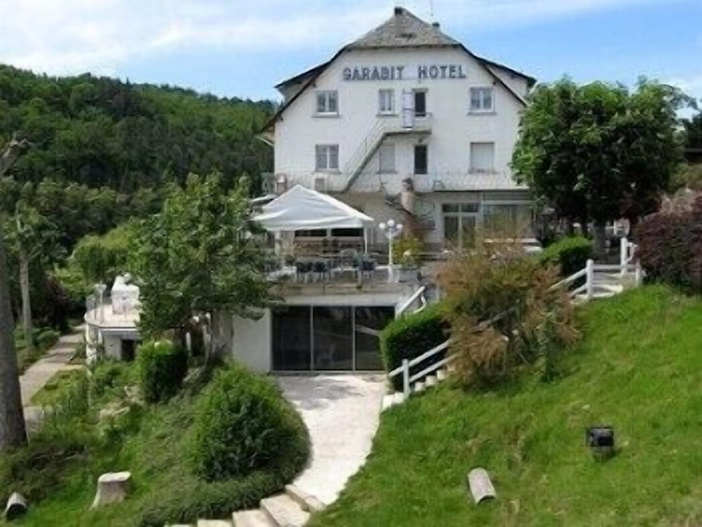Garabit Hotel 1