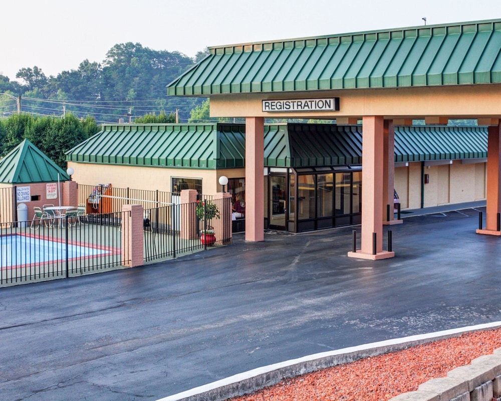 Econo Lodge Rocky Top 1