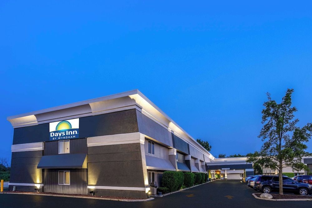 Days Inn by Wyndham Pleasant Prairie Kenosha 1