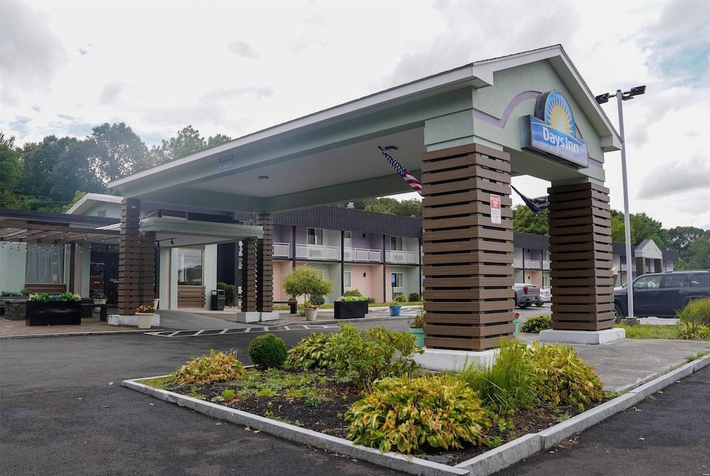Days Inn by Wyndham Southington 1