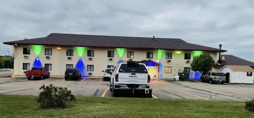 Budget Host Inn 1