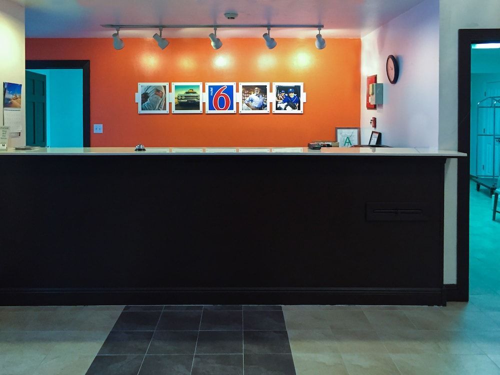 Motel 6 Moss Point, MS 2